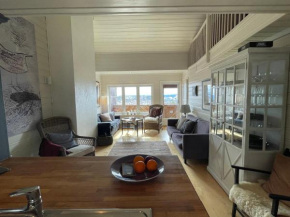 Stylish 4-Bedroom Apartment with Mountain Views!